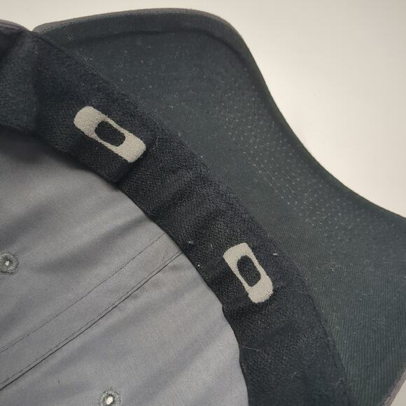 Oakley Fitted Baseball Cap Gray Medium Lightweight Vented Holes 6 Panel A-Flex - Picture 8 of 9